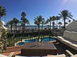 2204-Luxury apt on the beach,new,on duquesa port!