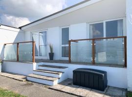 Ocean Swell (49): Bude şehrinde bir otel