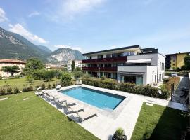 Residence Zangirolami - Luxury Garden and Balcony Apartments, Ferienwohnung in Riva del Garda