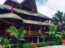 Hotel Bambu Mompiche, hotell i Mompiche