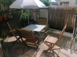 appartement autonome, Hotel in Prémilhat