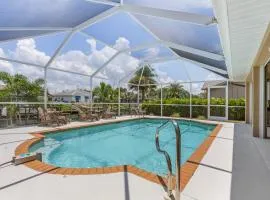 Gulf Access, Heated Pool, Bikes, Kayaks - Comfort on the H2O - Cape Coral - Roelens Vacations