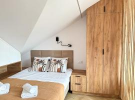 DMK Oak Studio near Warsaw-Modlin Airport、ノビ・ドブル・マゾビエツキのホテル