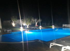 Casolare 67, hotel cu piscine din Noci