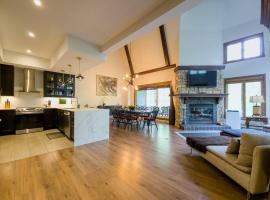 Manoir 108-2/ Perfect getaway with POOL, country house in Mont-Tremblant