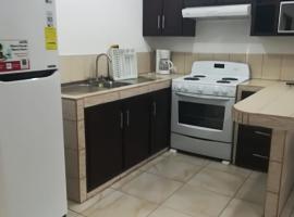 Apartamento Lopez y Azofeifa: Portete, Moin Port yakınında bir otel