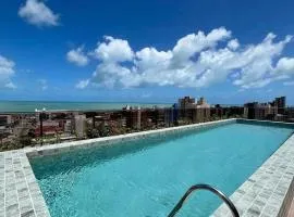 Lindo terraço perto do mar