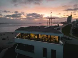 Bheaven I Marina Premium Apartment