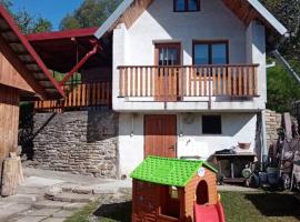 Chata u poľovníka, hotel cerca de Poloniny National Park, Nová Sedlica