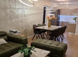 Capsula Luxury Apartment Umag, hotel with jacuzzis in Umag