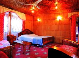 Raja's Palace Houseboat - Kashmir, Hotel in Srinagar