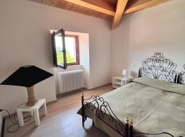 La Piazzetta, hotel v destinaci LʼAquila