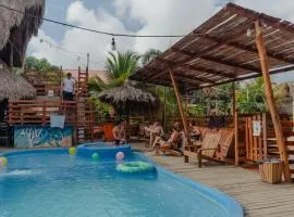 El Zoo Hostel, Bar & Pool