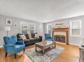 Comfy home with newly renovated interior, hotel in North Haven