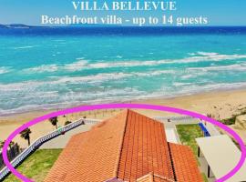Beachfront Villa Bellevue by DadoVillas, hótel í Agios Stefanos