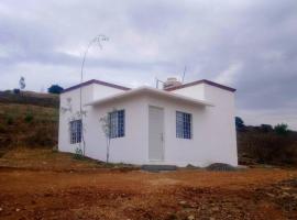 Bungalow en la mejor ruta turística de Oaxaca, vacation home in San Jerónimo Tlacochahuaya