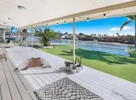 Mooloolaba Waterfront 4 bedroom Pet Friendly House