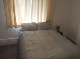 Double-bed (E1) close to Burnley city centre, hotell i Burnley