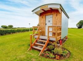 Hedge Betty-uk36797, holiday home in Foulsham