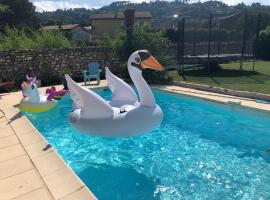 Gîte « les rives de l’Ardèche », ξενοδοχείο σε Ucel