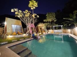 ์
๊ธฐ๊ธฐ์ ์์นํ ํธํ
La Vie en Rose