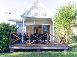 Berrara Lagoon Front Chalet