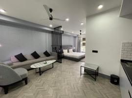 BedChambers Luxurious Serviced Apartment in Gurgaon، فندق بالقرب من طريق ام جي، جورجاون
