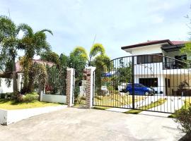 Casa LeoMa, cabaña en Cavite