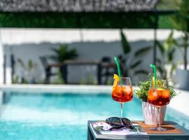 Villa Oxy Private Pools & Seaview & Heated Indoor Pool, hotel in Göcek