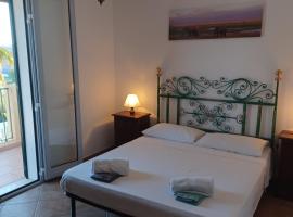 Residence Porto Miggiano, hotelli kohteessa Santa Cesarea Terme