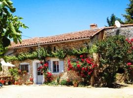 Le Marais, cottage in Chasseneuil-sur-Bonnieure