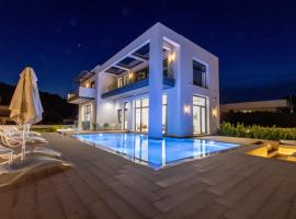 Armonia Luxury Villa, vakantiewoning in Trianta