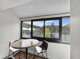 CJ303 Copper Junction Studio w LOFT condo, Hotel in Copper Mountain