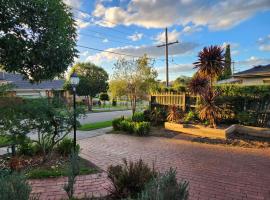 Home in Frankston, vila mieste Frankstonas