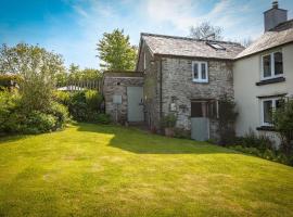 The Snickett, holiday home in Combe Martin