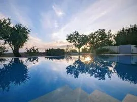 Upsidedown Villa. Amazing Views!