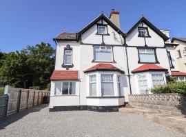 Lodestar, holiday home in Deganwy