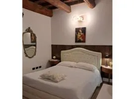 Centro storico, centralissimo LUXURY SMERALDO SUITE doccia idromassaggio , paniere gratuito con piccola colazione