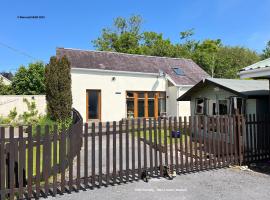 Manordaf Holiday Cottage, pet-friendly hotel in St Clears