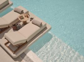 Yi Hotel Mykonos: Elia Beach'te bir otel