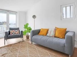 One bedroom Apt in Almada with River view!