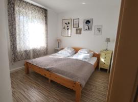 80qm mit Balkon 3 getrennte Räume, hotel in Schwandorf in Bayern