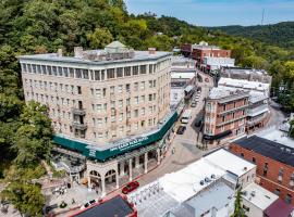 1905 Basin Park Hotel, hotell i Eureka Springs