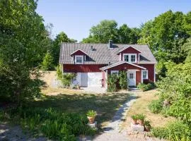 Holiday Home Matvik by Interhome