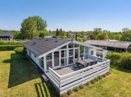 Holiday Home Wrange - 150m from the sea by Interhome