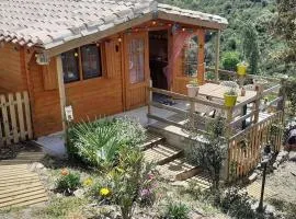 LOU CABANOT CHALET DE JARDIN CALME ET CONFORTABLE