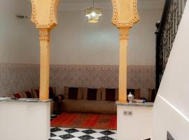 Riad Nour Travel-Les Riads Nour Resorts, cabaña en Marrakech