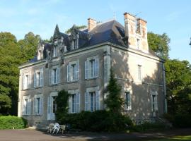 Manoir près de La Baule، فندق في Saint-Lyphard
