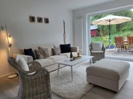 Ferienhaus DHH "Unsere Reetdachbude"