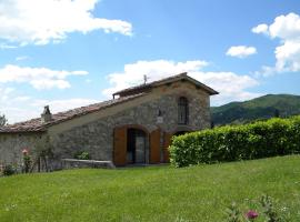 Restored barn now luxury maisonette near Florence, hotel v mestu San Donato in Collina